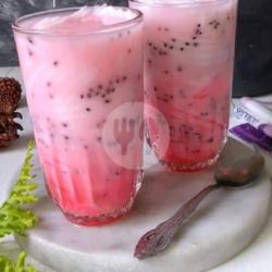 Es Klamut Jelly Kelapa Selasih