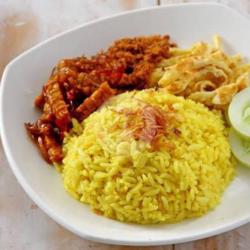 Nasi Kuning Telur Goreng ( Ceplok / Dadar )