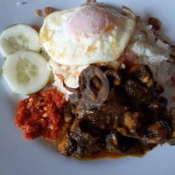 Nasi Cumi Bumbu Hitam Telur Ceplok