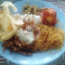 Nasi Uduk Telor Bulat