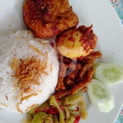 Nasi Tahu   Telur   Sayur   Orek Tempe