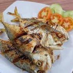 Paket Hemat Ikan Kembung Goreng 5 Pcs  Sambel Mercon