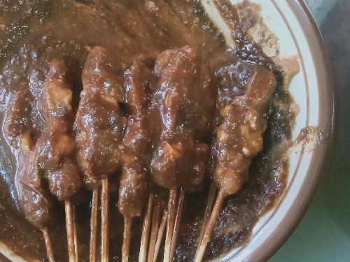 Sate Kauman, Cak Hikam, Jl Ahmad Yani Timur Depan Rpu