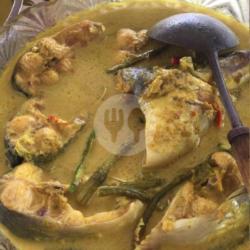 Nasi Ramas Gulai Kepala Patin