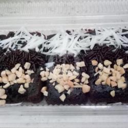 Brownies Lumer Istimewa (meises Keju Kacang) (buy 2 Free 1)