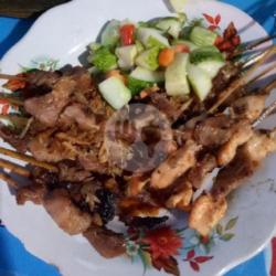 10 Tusuk Sate Sapi Asin Pedas