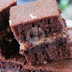 Tr Bulan Brownies Coklat Strawberry Susu