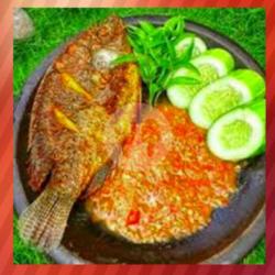 Nasi Uduk Ikan Mujaer Goreng Biasa/ Kremes