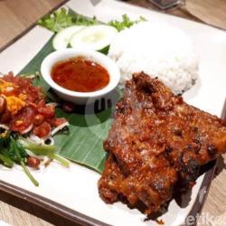 Ayam Bakar   Nasi   Urap Urap   Tahu Tempe