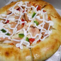 Pizza Sosis Pinggiran Keju Medium