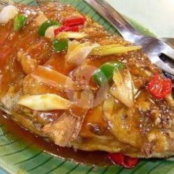 Ikan Gurami Saos Pedas