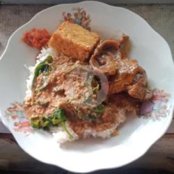 Nasi Pecel Jeroan Tempe