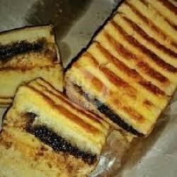 Roti Bakar Bandung Strawberry