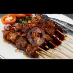 Sate Kambing Kecap Tampa Nasi Dan Lontong