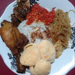 Nasi Uduk Ayam Goreng   Semur Jengkol