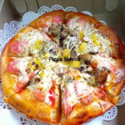 Pizza Jamur Sosis Mozarella Saos Keju