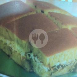 (1)martabak Coklat Keju   (1)rotibakar Keju Nanas