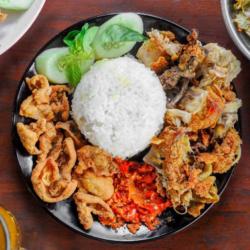 Nasi   Kulit Ayam Crispy   Ayam Geprek   Sambal