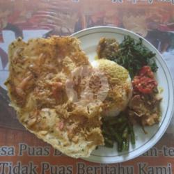 Nasi Peyek Udang Renyah