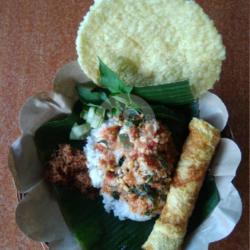 Sego Pecel Telur Dadar