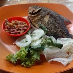 Ikan Goreng Bawal