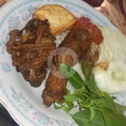 Nasi Penyetan Rempelo Ati Usus   Kepala Ayam