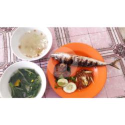 Ikan Layang Bakar   Nasi   Sayur   Sambal