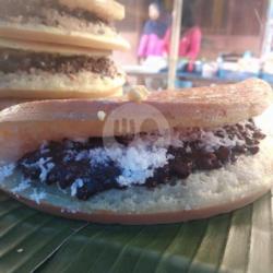 Martabak Pulut Hitam