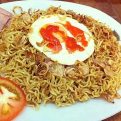 Indomie Goreng Pake Telor