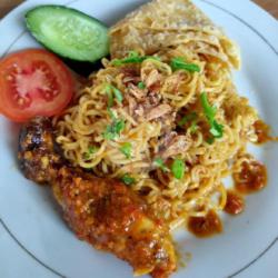 Mie Toping Ayam Legend