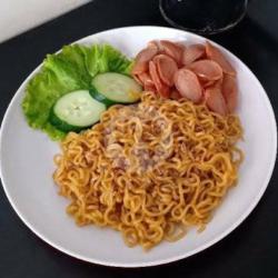 Mie Goreng   Sosis Goreng Telur Ceplok / Dadar