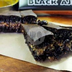 Martabak Black Sweet Kacang Susu