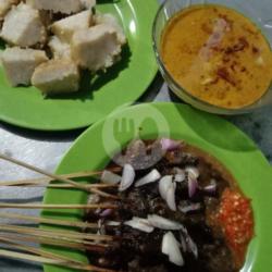 Lontong   Sate Kambing 10 Tusuk   Gule