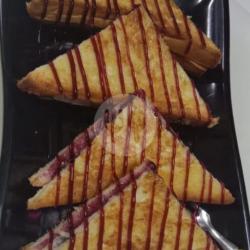 Roti Bakar Blueberry