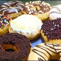 Donat Seres Warna Warni