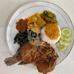 Nasi Rames Ikan Nila Goreng