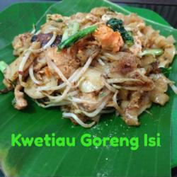 Kwetiau Goreng Isi (telur Bebek)