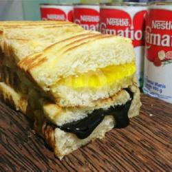 Roti Bakar Selai Nanas Blue Berry