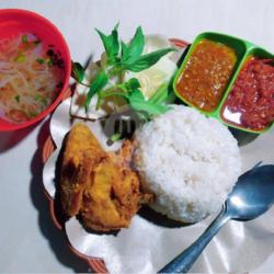 Paket Lalapan Ayam Goreng   Es Teh