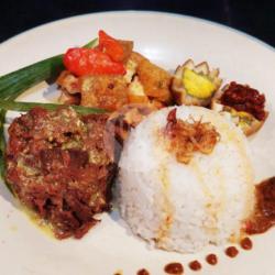 Nasi Gudeg Krecek Telor Pindang