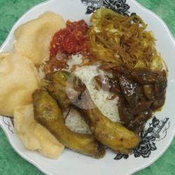 Nasi Uduk Kepala Ayam Goreng   Semur Jengkol