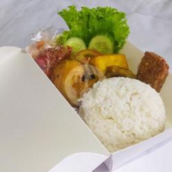 Paket Nasi Ayam Sambal Terasi