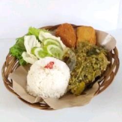 Ayam Dada Nasi Tempe Sambel Ijo Dadakan