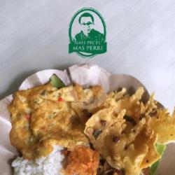 Nasi Pecel Lauk Telor Dadar Spesial