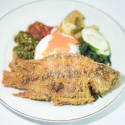 Nasi Nila Goreng   Sayur   Sambal