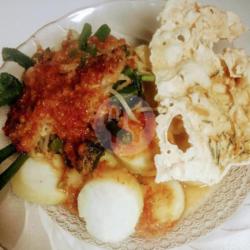 Lontong Pecel   Peyek