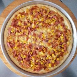 Beefcorn Pizza Besar Pinggiran Keju