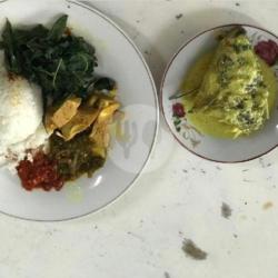 Nasi Kepala Ikan Mas Gulai