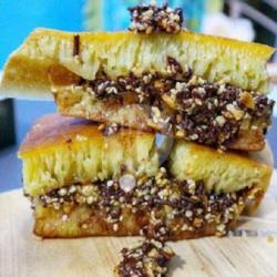 Martabak Manis Kacang Cokelat Wijen Susu