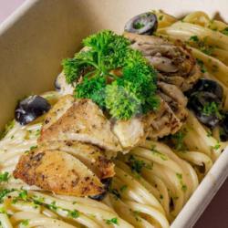 Spaghetti Truffle Cream With Chicken